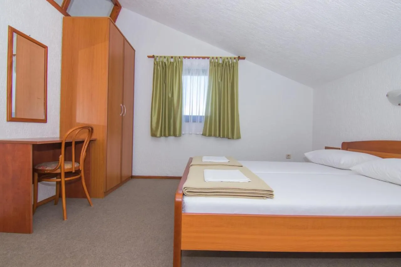 Villa Rustika Malinska Bed & Breakfast